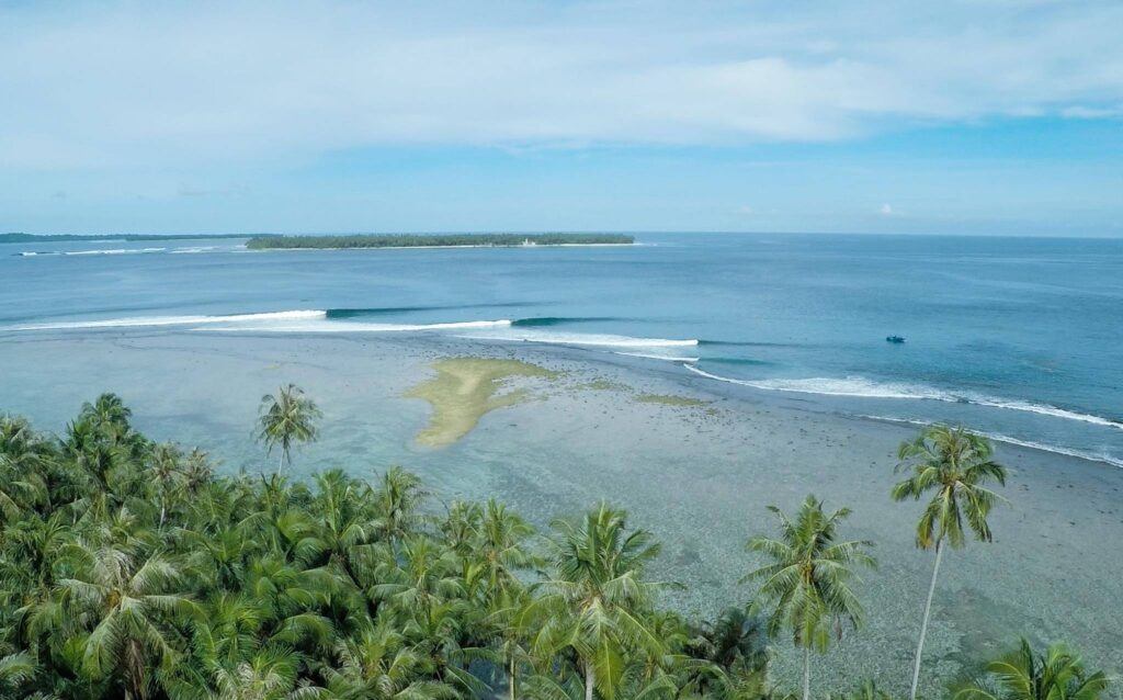 Laneez Goes To Indonesia - Surf Trip - Boat Trip - Sumatra