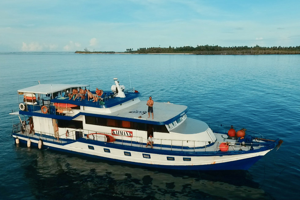 Laneez Goes To Indonesia - Surf Trip - Boat Trip - Sumatra